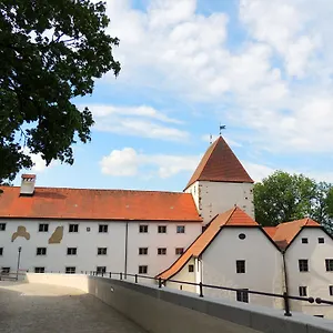 Gasthof Mälzerei Auf Schloss Neuburg Am ***